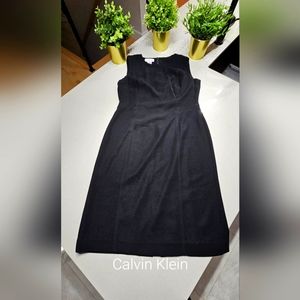 CALVIN KLEIN Parfaite petite robe noir de style classique et intemporelle